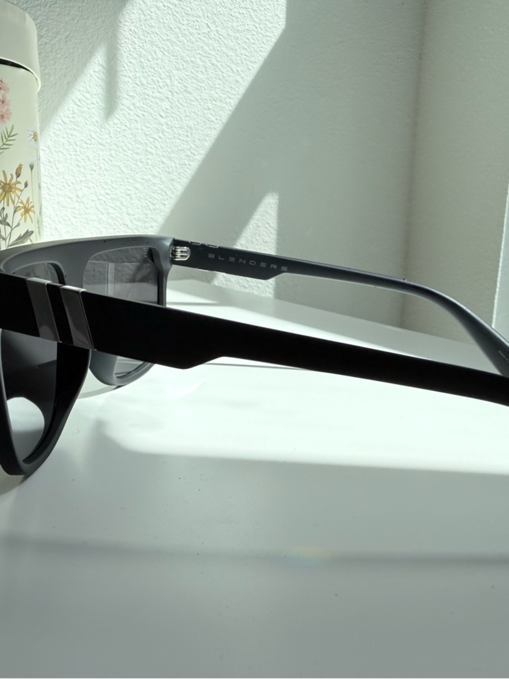 Blenders SciFi Sunglasses-Dark Flatter - Picture 4 of 12